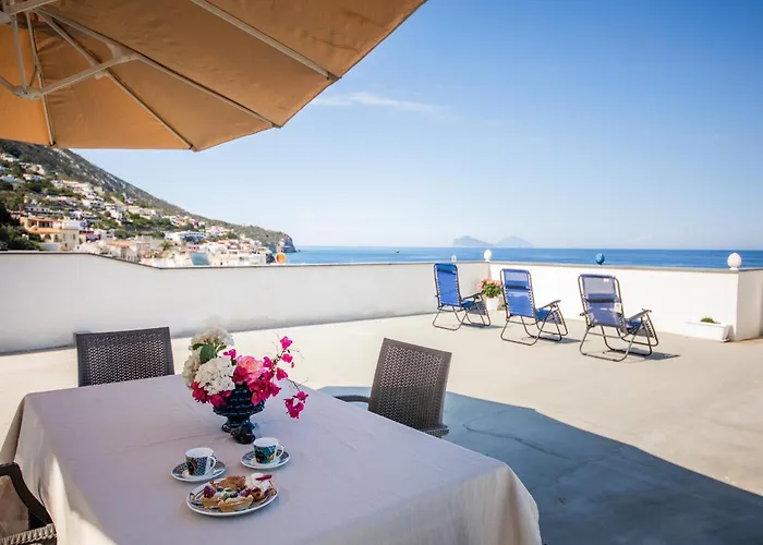 Ad Sidera * Canneto (Lipari)